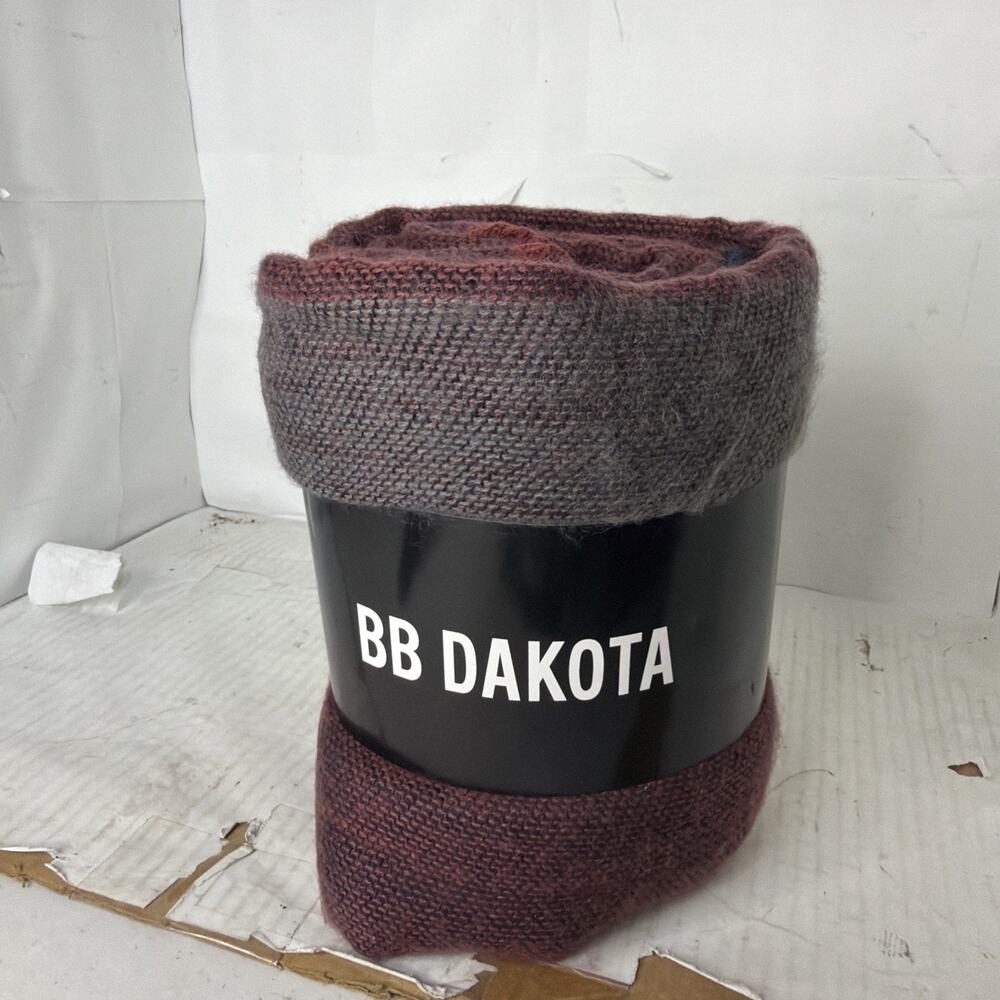BB Dakota Mulberry Blanket Wrap Cape Poncho Shawl One Size Soft Boho Brand New